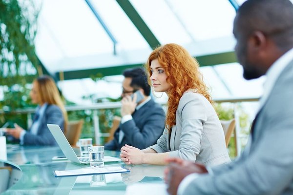 Comment organiser des conférences sur l'importance de la biodiversité urbaine ?